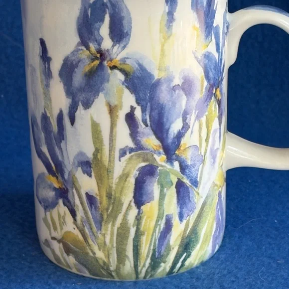 Ashen Blue Iris Floral Tea Mug with Lid & Strainer Rare Find. - Picture 6 of 13